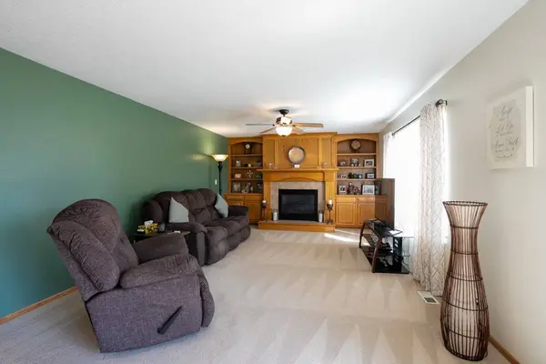 1211 10th Avenue SE, Altoona, IA 50009