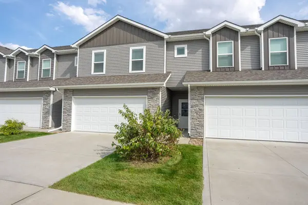 233 NE Glendale Lane, Ankeny, IA 50021