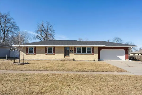 806 SE Bel Aire Road, Ankeny, IA 50021