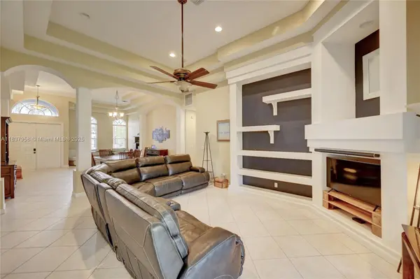 7062 Brunswick Cir, Boynton Beach, FL 33472-2533