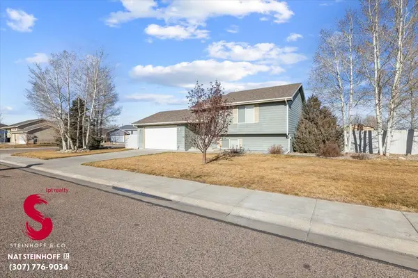 1096 6th Street-Discover Pride of Ownership in Evansville: A One-Owner Gem at 1096 6th Street