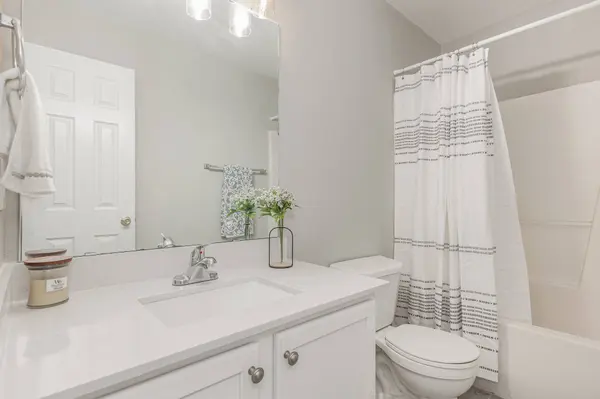 904 Amersham Ln, Wake Forest, NC 27587-5129