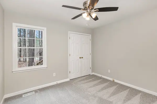 904 Amersham Ln, Wake Forest, NC 27587-5129