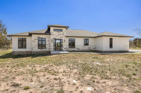 333 Spicewood Trails DR, Spicewood, TX 78669