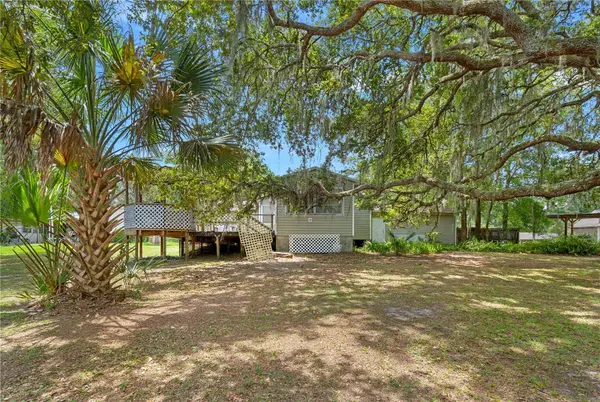 26015 SACKAMAXON DR, Sorrento, FL 32776