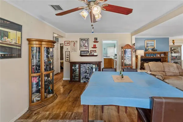 26015 SACKAMAXON DR, Sorrento, FL 32776