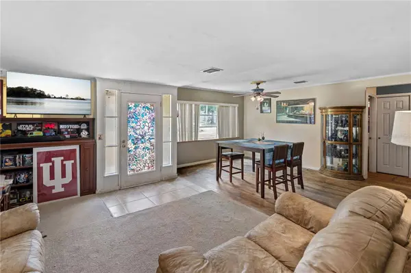 26015 SACKAMAXON DR, Sorrento, FL 32776