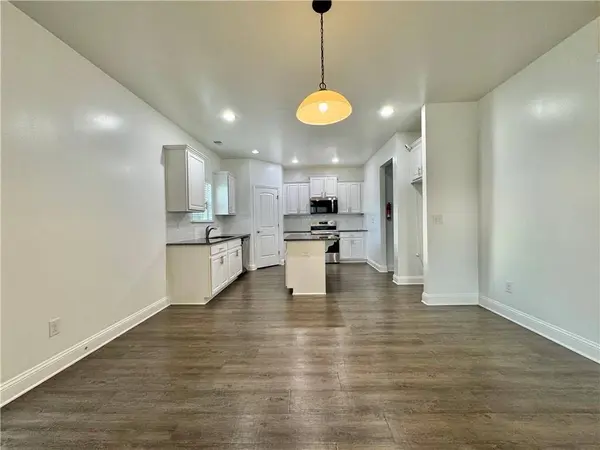 320 Brooks Village DR, Pendergrass, GA 30567