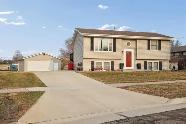 702 Crestwood Drive, Huxley, IA 50124