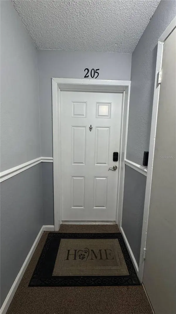 205 LEWFIELD CIR #205, Winter Park, FL 32792