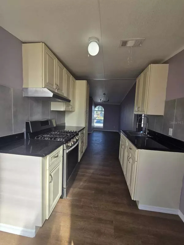 617 W LEMON ST, Davenport, FL 33837