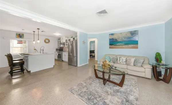 2025 TEMPLE TER, Clearwater, FL 33764