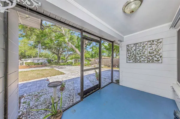 2025 TEMPLE TER, Clearwater, FL 33764