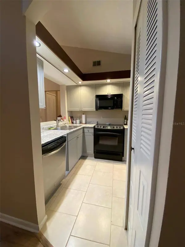 3118 S SEMORAN BLVD #N8, Orlando, FL 32822