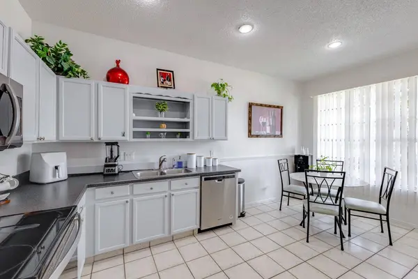 14576 LAGUNA BEACH CIR, Orlando, FL 32824