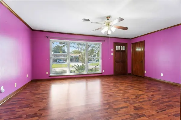 6212 STRATFORD PL, New Orleans, LA 70131