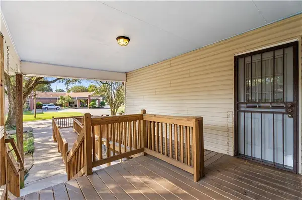 6212 STRATFORD PL, New Orleans, LA 70131