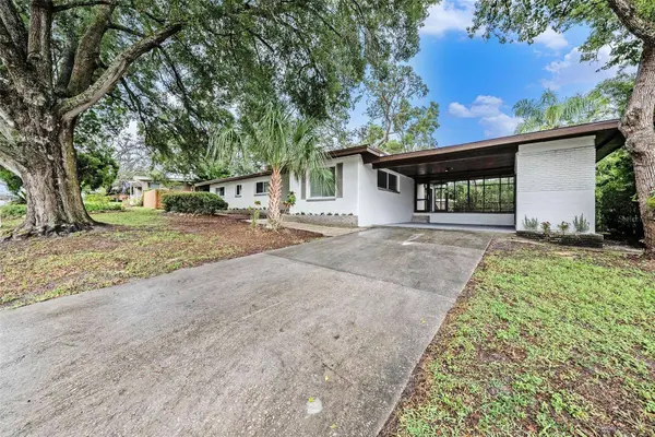 215 DRUID HILLS RD, Temple Terrace, FL 33617