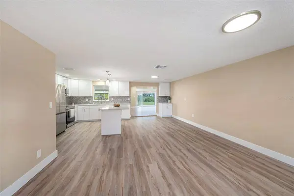 239 FREEPORT AVE NE, St Petersburg, FL 33702