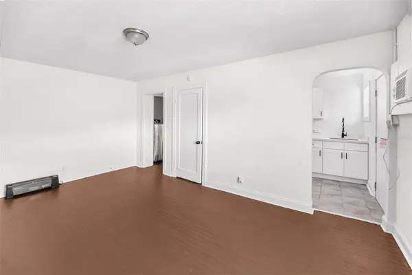 2220 7TH ST S, St Petersburg, FL 33705
