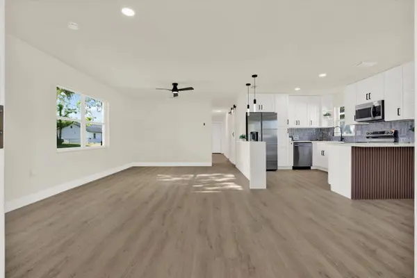 907 E RENFRO ST, Plant City, FL 33563