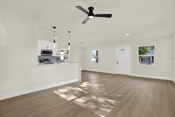 907 E RENFRO ST, Plant City, FL 33563
