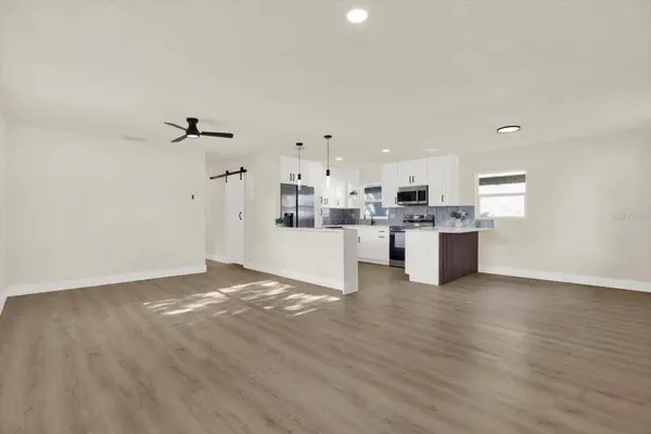 907 E RENFRO ST, Plant City, FL 33563