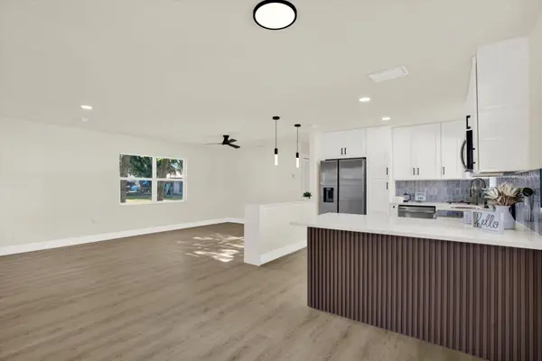 907 E RENFRO ST, Plant City, FL 33563