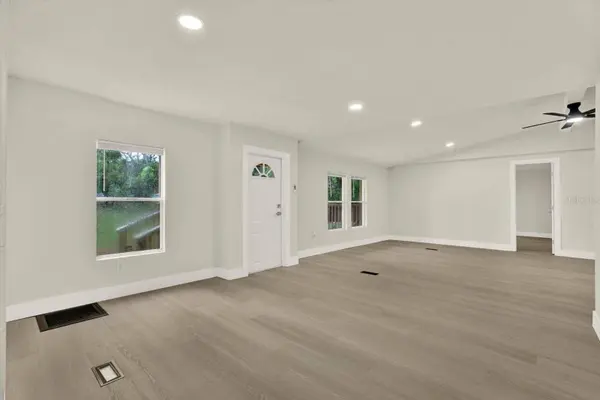 5801 MYRTLE LN, Tampa, FL 33625