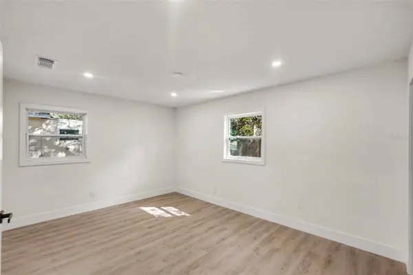3306 W WYOMING AVE, Tampa, FL 33611
