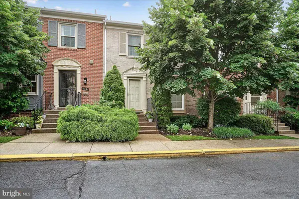 7504 WESTLAKE TER #25, Bethesda, MD 20817