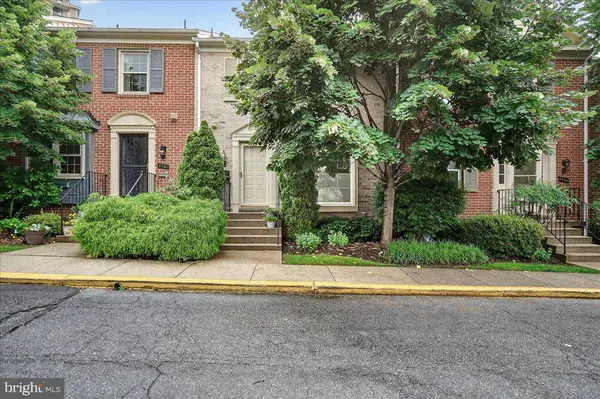 7504 WESTLAKE TER #25, Bethesda, MD 20817