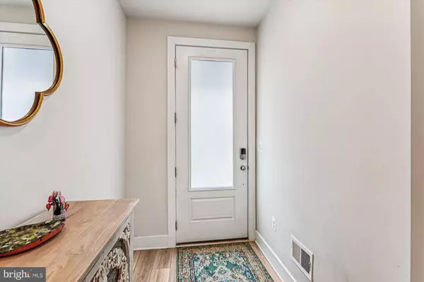 112 GLASS LN, Baltimore, MD 21230