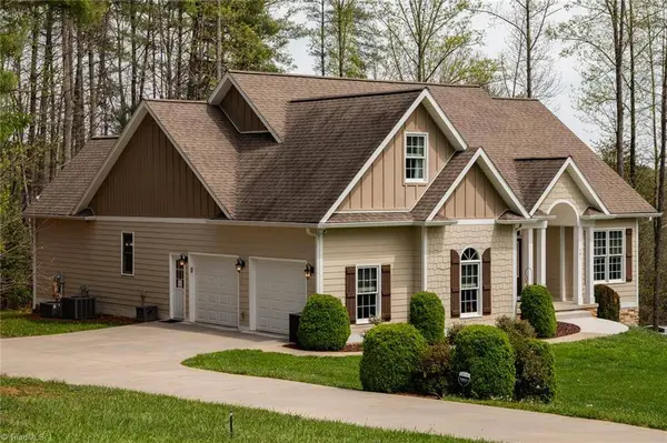 161 Burberry DR, Purlear, NC 28665