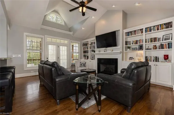 161 Burberry DR, Purlear, NC 28665