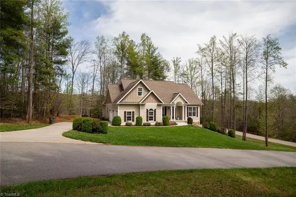 161 Burberry DR, Purlear, NC 28665