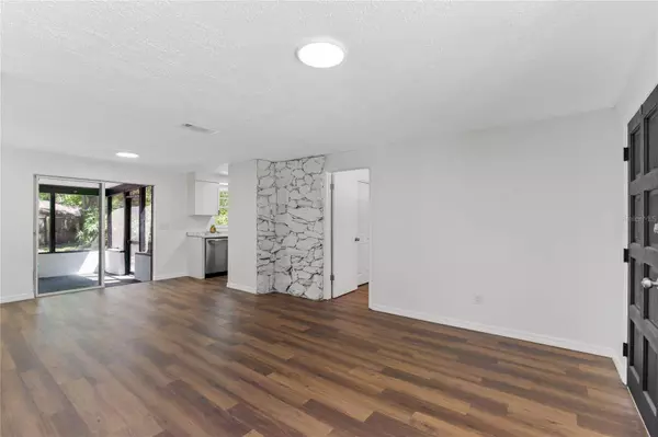 336 SAN LANTA CIR, Sanford, FL 32771