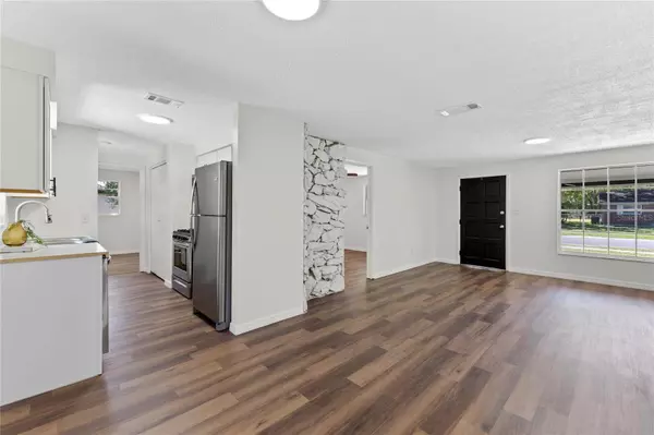 336 SAN LANTA CIR, Sanford, FL 32771