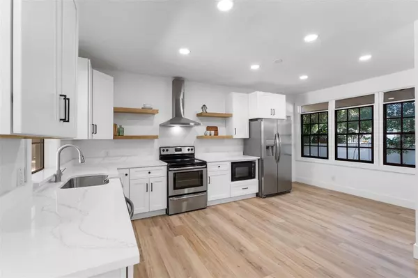 214 E 18TH ST, Sanford, FL 32771