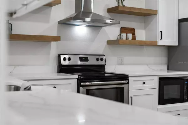 214 E 18TH ST, Sanford, FL 32771