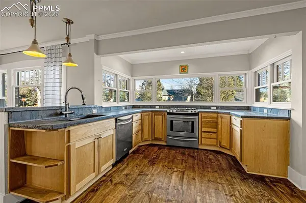 901 Cheyenne BLVD, Colorado Springs, CO 80905