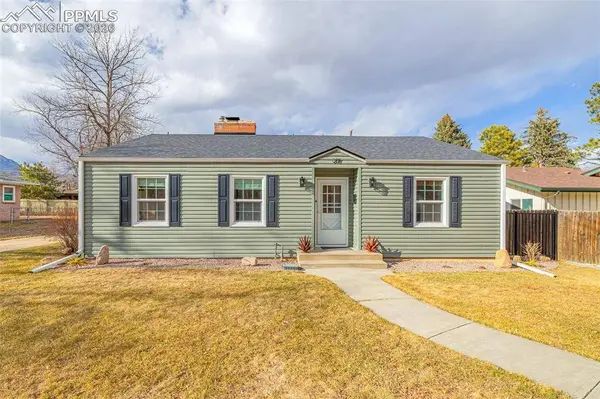 618 W Cheyenne RD, Colorado Springs, CO 80906