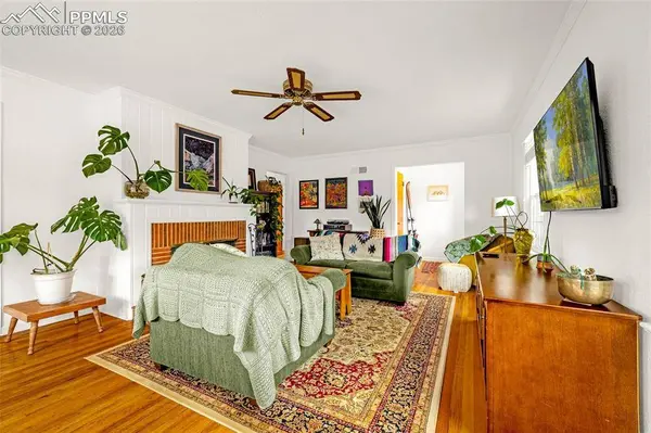 618 W Cheyenne RD, Colorado Springs, CO 80906