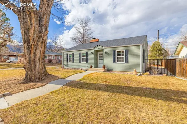 618 W Cheyenne RD, Colorado Springs, CO 80906