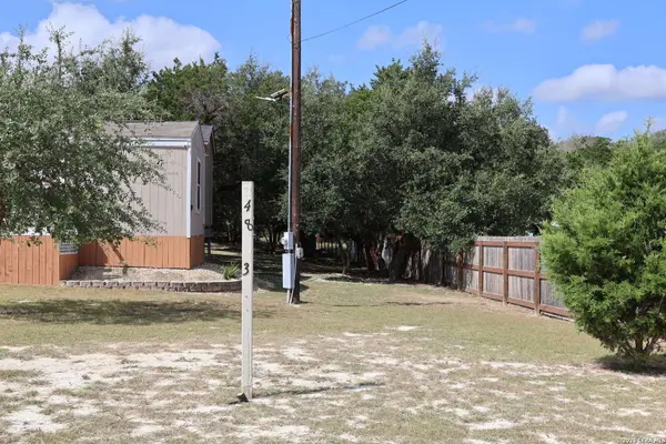 483 WRIGHT DR, Bandera, TX 78003