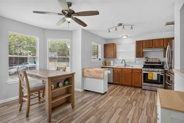 8302 Sanford ST, Baytown, TX 77521