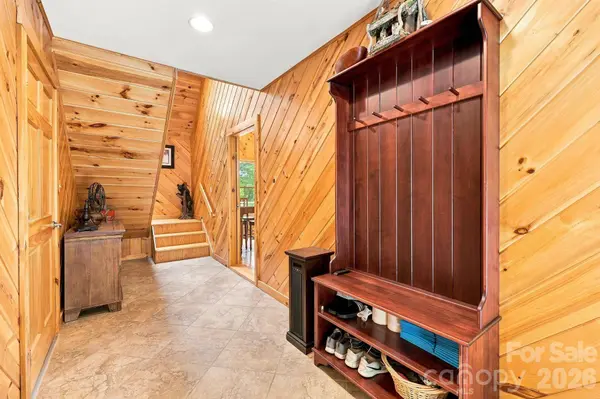 1055 Winter Star LOOP, Burnsville, NC 28714