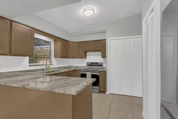 1305 E OHIO AVE, Deland, FL 32724