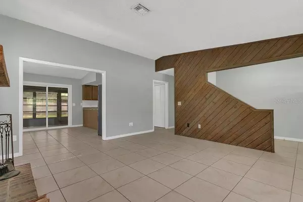 1305 E OHIO AVE, Deland, FL 32724