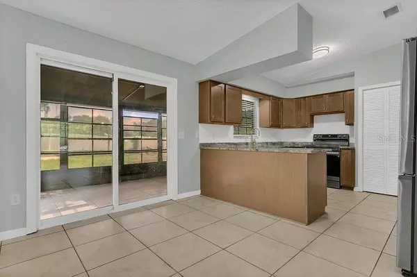 1305 E OHIO AVE, Deland, FL 32724